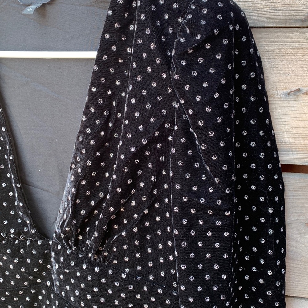 Express Polka Dot Plunge V Neck - Picture 9 of 11